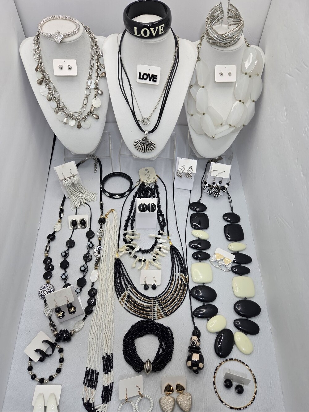 ​HUGE 30+pc Jewelry CHICO'S Vintage To Now Necklace Bracelet Earrings Black Love
